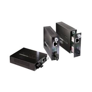 FST-806A20 Smart Media Converter with 1x10/100BASE-TX Ports, 1x100BASE-FX Ports, SC WDM, SM - 20 km, 5V DC-In, Operating temperature 0..+50C